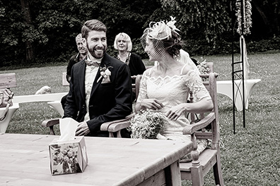 Hochzeitfoto der standesamtlichen Trauung in der Goldberger Mühle in Mettmann