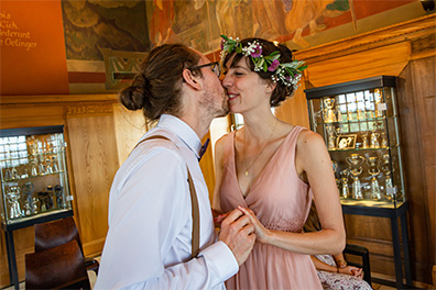 Hochzeitsfotos der standesamtlichen Trauung im Hochzeitsturm auf der Mathildenhöhe in Darmstadt