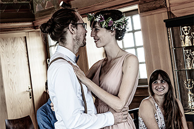 Hochzeitsfotos der standesamtlichen Trauung im Hochzeitsturm auf der Mathildenhöhe in Darmstadt