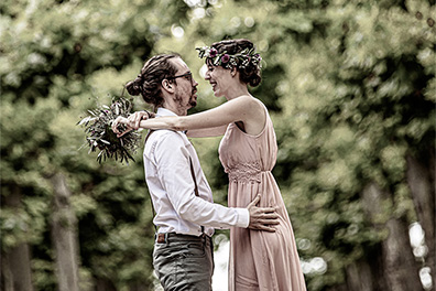 Hochzeitsfotos der standesamtlichen Trauung im Hochzeitsturm auf der Mathildenhöhe in Darmstadt