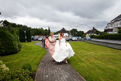 Hochzeitsfotografie des Brautpaares Ariane und Thorsten in Velbert-Neviges, Mettmann und Ratingen