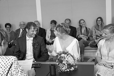 Die Hochzeitsfotos im Lotharinger Kloster in Münster und während der Scheunenhochzeit im Münsterland