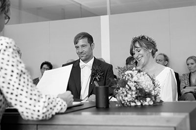 Die Hochzeitsfotos im Lotharinger Kloster in Münster und während der Scheunenhochzeit im Münsterland