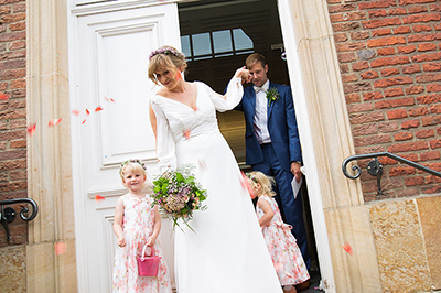 Die Hochzeitsfotos im Lotharinger Kloster in Münster und während der Scheunenhochzeit im Münsterland