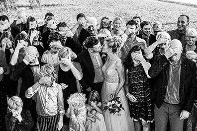 Hochzeitsfotos der freien Trauung auf Fischers Kahn in Düsseldorf