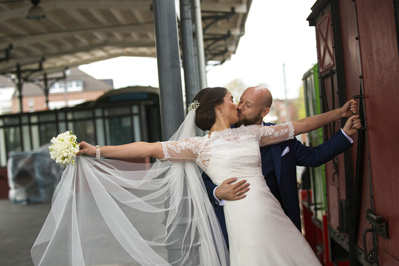 Hochzeitfoto der kirchlichen Trauung in der Neanderkirche und in der Olive in Erkrath-Hochdahl