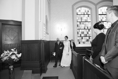 Hochzeitfoto der kirchlichen Trauung in der Neanderkirche und in der Olive in Erkrath-Hochdahl