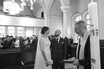 Hochzeitfoto der kirchlichen Trauung in der Neanderkirche und in der Olive in Erkrath-Hochdahl