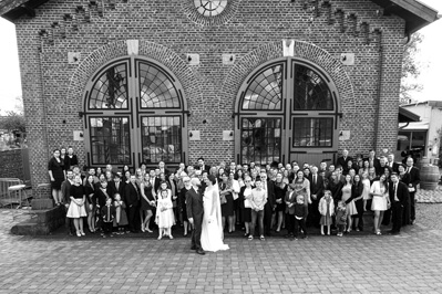 Hochzeitfoto der kirchlichen Trauung in der Neanderkirche und in der Olive in Erkrath-Hochdahl