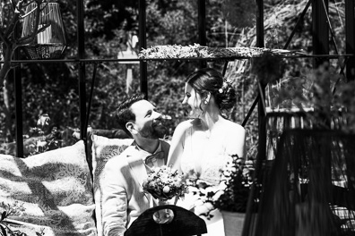 Hochzeitfoto der freien Trauung in den Gärten des Landhotel Voshövel in Schermbeck