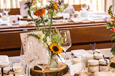 Hochzeitfoto der freien Trauung in den Gärten des Landhotel Voshövel in Schermbeck