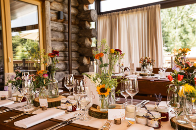 Hochzeitfoto der freien Trauung in den Gärten des Landhotel Voshövel in Schermbeck