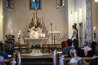 Hochzeitsfotografie des Brautpaares Domonique und Thomas in Haan-Gruiten und auf Schloß Lüntenbeck in Wuppertal