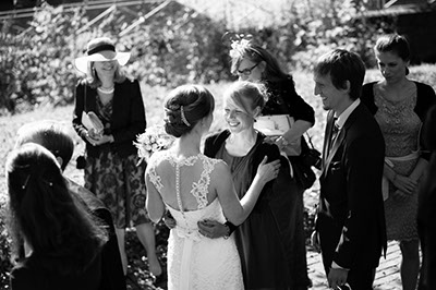 Hochzeitsfotografie des Brautpaares Domonique und Thomas in Haan-Gruiten und auf Schloß Lüntenbeck in Wuppertal