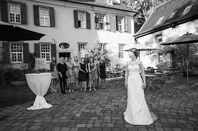 Hochzeitsfotografie des Brautpaares Domonique und Thomas in Haan-Gruiten und auf Schloß Lüntenbeck in Wuppertal