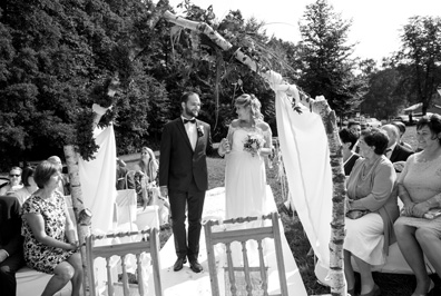 Hochzeitfoto der standesamtlichen Trauung in der Goldberger Mühle in Mettmann