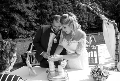 Hochzeitfoto der standesamtlichen Trauung in der Goldberger Mühle in Mettmann