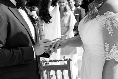 Hochzeitfoto der standesamtlichen Trauung in der Goldberger Mühle in Mettmann