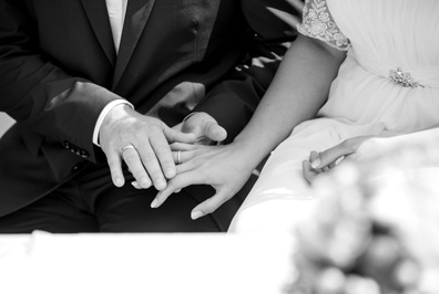 Hochzeitfoto der standesamtlichen Trauung in der Goldberger Mühle in Mettmann