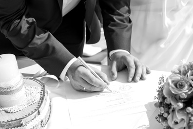 Hochzeitfoto der standesamtlichen Trauung in der Goldberger Mühle in Mettmann