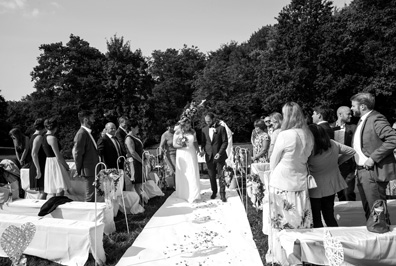 Hochzeitfoto der standesamtlichen Trauung in der Goldberger Mühle in Mettmann