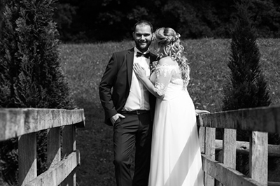 Hochzeitfoto der standesamtlichen Trauung in der Goldberger Mühle in Mettmann