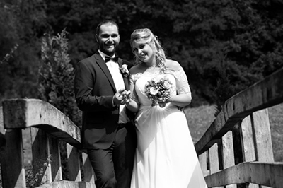 Hochzeitfoto der standesamtlichen Trauung in der Goldberger Mühle in Mettmann