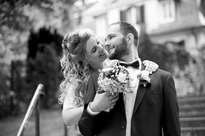 Hochzeitfoto der standesamtlichen Trauung in der Goldberger Mühle in Mettmann