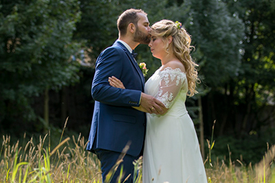 Hochzeitfoto der standesamtlichen Trauung in der Goldberger Mühle in Mettmann