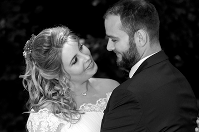 Hochzeitfoto der standesamtlichen Trauung in der Goldberger Mühle in Mettmann