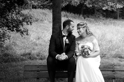 Hochzeitfoto der standesamtlichen Trauung in der Goldberger Mühle in Mettmann