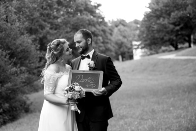 Hochzeitfoto der standesamtlichen Trauung in der Goldberger Mühle in Mettmann