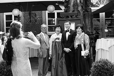 Hochzeitsfotografie des Brautpaares Juliet und Gernot in der Wasserbug zu Köln