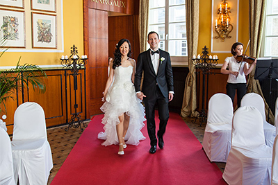 Hochzeitsfotografie des Brautpaares Juliet und Gernot in der Wasserbug zu Köln