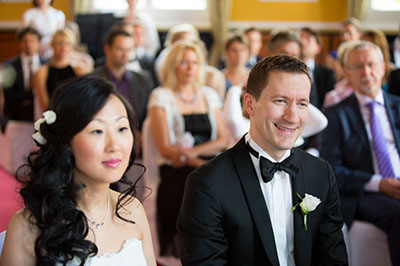 Hochzeitsfotografie des Brautpaares Juliet und Gernot in der Wasserbug zu Köln