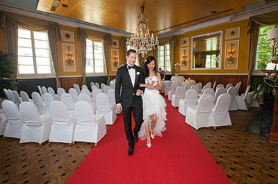 Hochzeitsfotografie des Brautpaares Juliet und Gernot in der Wasserbug zu Köln