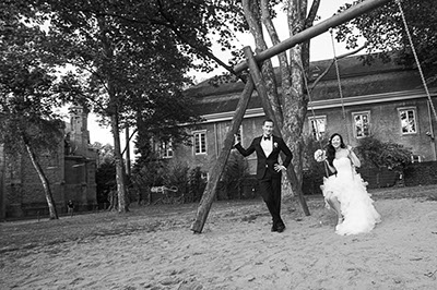 Hochzeitsfotografie des Brautpaares Juliet und Gernot in der Wasserbug zu Köln