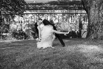 Hochzeitsfotografie des Brautpaares Juliet und Gernot in der Wasserbug zu Köln