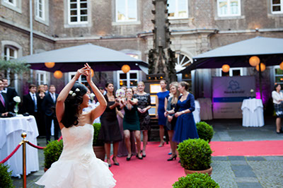 Hochzeitsfotografie des Brautpaares Juliet und Gernot in der Wasserbug zu Köln