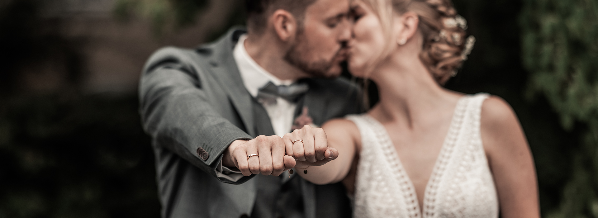 Hochzeitsfoto von Karo & Daniel im idyllischen Ort Düssel