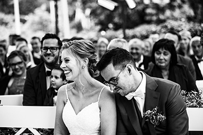 Hochzeitsfotos von Lena und Roko auf ihrer freien Trauung im Schloss Grünewld in Solingen