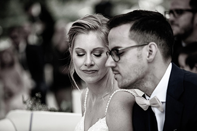 Hochzeitsfotos von Lena und Roko auf ihrer freien Trauung im Schloss Grünewld in Solingen