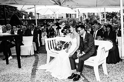 Hochzeitsfotos von Lena und Roko auf ihrer freien Trauung im Schloss Grünewld in Solingen