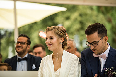 Hochzeitsfotos von Lena und Roko auf ihrer freien Trauung im Schloss Grünewld in Solingen