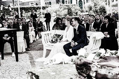 Hochzeitsfotos von Lena und Roko auf ihrer freien Trauung im Schloss Grünewld in Solingen