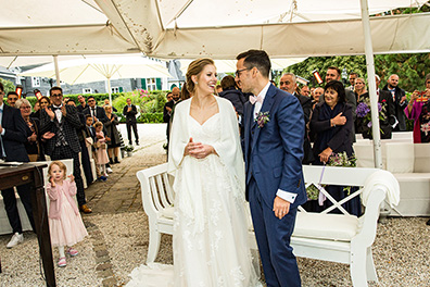 Hochzeitsfotos von Lena und Roko auf ihrer freien Trauung im Schloss Grünewld in Solingen