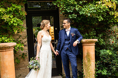 Hochzeitsfotos von Lena und Roko auf ihrer freien Trauung im Schloss Grünewld in Solingen