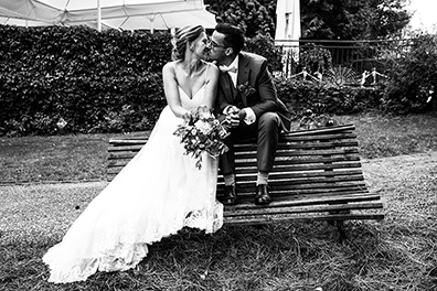 Hochzeitsfotos von Lena und Roko auf ihrer freien Trauung im Schloss Grünewld in Solingen