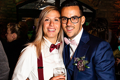 Hochzeitsfotos von Lena und Roko auf ihrer freien Trauung im Schloss Grünewld in Solingen