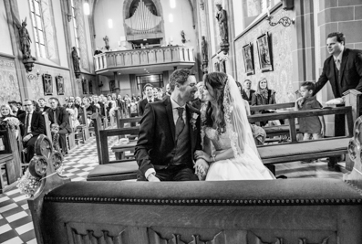 Hochzeitsfotos der kirchlichen Trauung in der St. Stephanus -Kirche in Kessel und in der Viller Mühle in Goch 